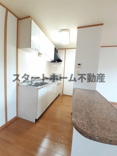 キッチン　コンパクトなキッチンで掃除もラクラク