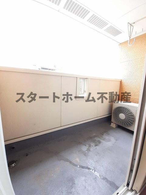 バルコニー　広々としたバルコニーです