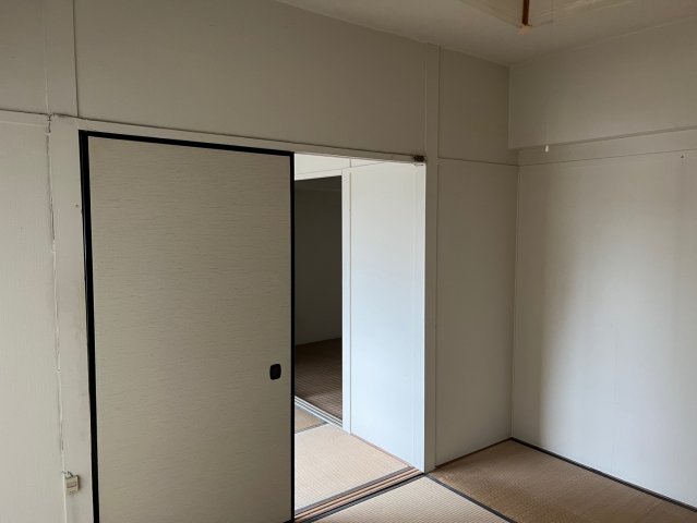 居室・リビング　６帖