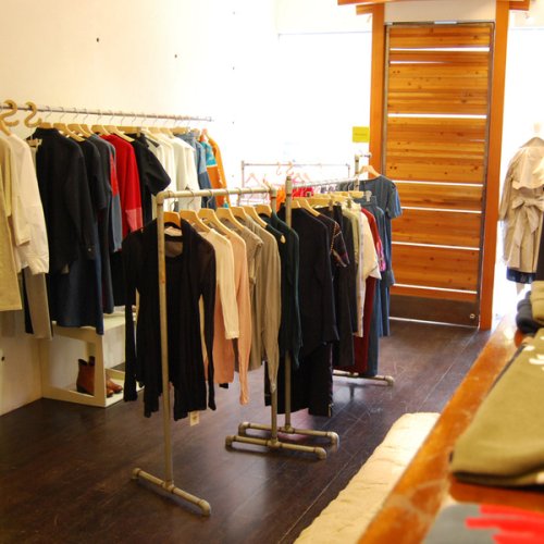 その他　KAMISHIMA CHINAMI (カミシマチナミ) 青山（その他）まで204m