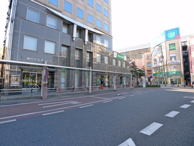 銀行　埼玉りそな銀行 南越谷支店（銀行）まで349m