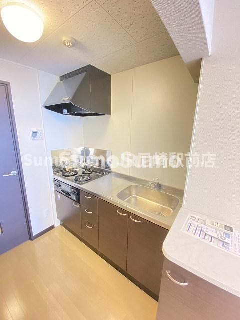 キッチン　コンパクトなキッチンで掃除もラクラク