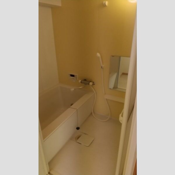 バス・シャワールーム　追い焚き機能付き浴室