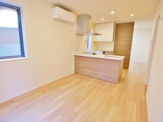 居室・リビング　南向きで明るいお部屋です♪