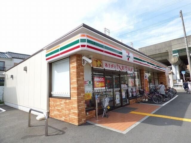 コンビニ　セブンイレブン（コンビニ）まで177m