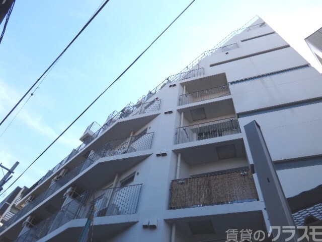 建物外観　十三駅から徒歩１分です☆