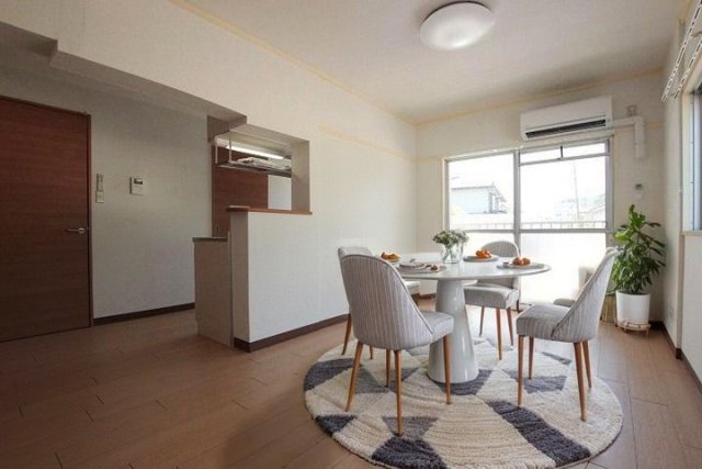 居室・リビング　ＣＧで家具等を配置したもので家具等は含まれません。