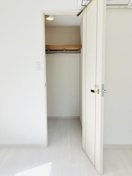 収納　写真は同タイプ住居です。