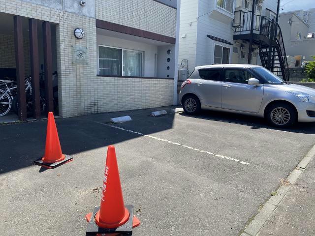 駐車場　駐車場