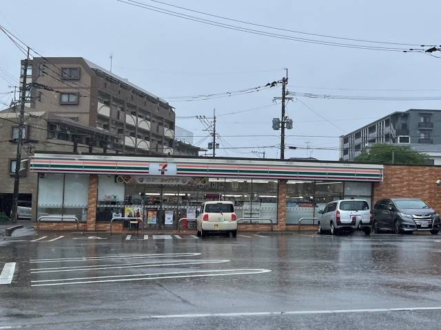 コンビニ　セブン－イレブン西鉄紫駅前店（コンビニ）まで345m