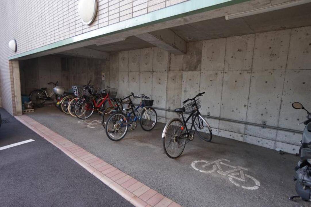 駐車場　駐輪場