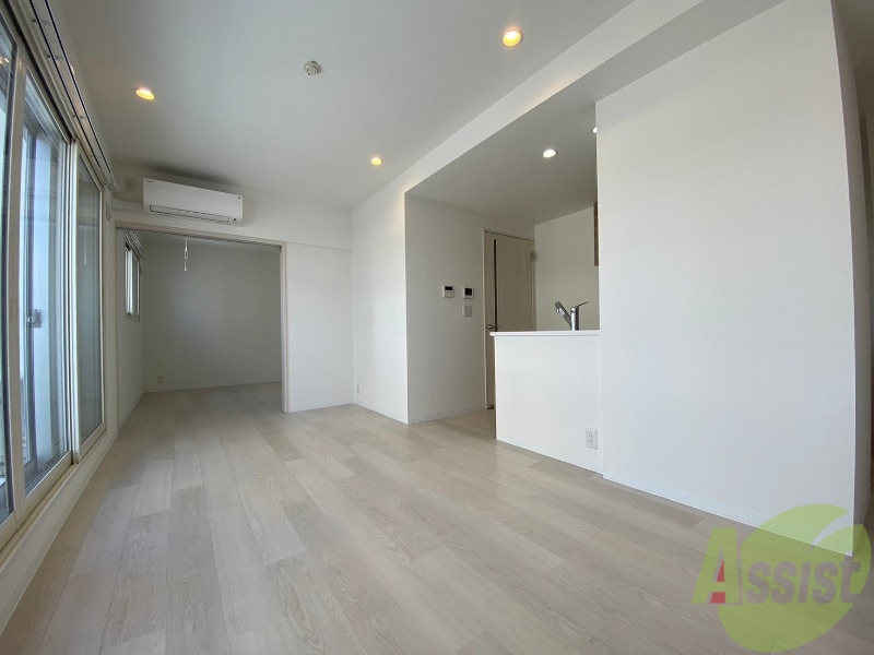 居室・リビング　広くてきれいなリビングです！快適に過ごせそうですね。