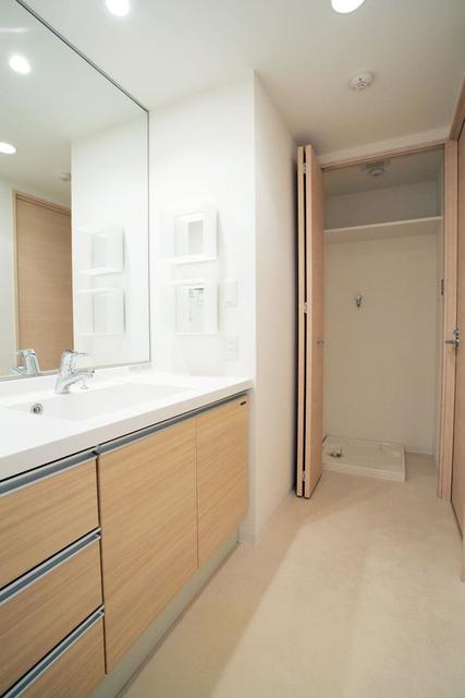 洗面設備　※写真は同タイプ住戸です。