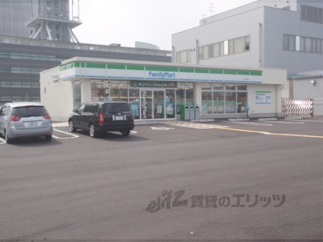 コンビニ　ファミリーマート大宮大橋店（コンビニ）まで500m