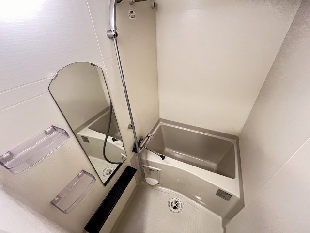 バス・シャワールーム　モデル写真