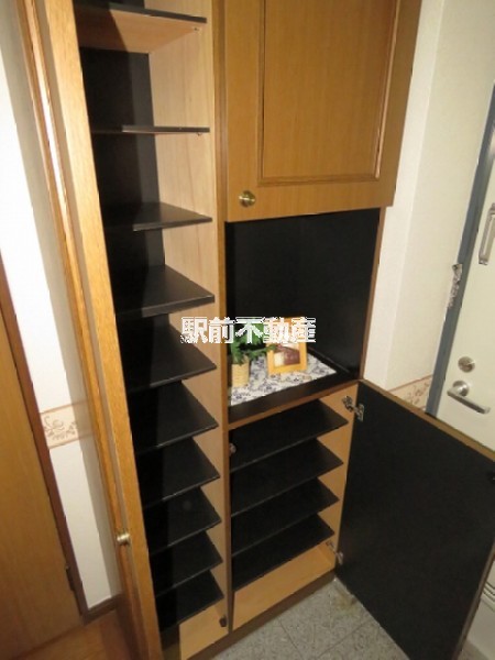 玄関　写真は別部屋