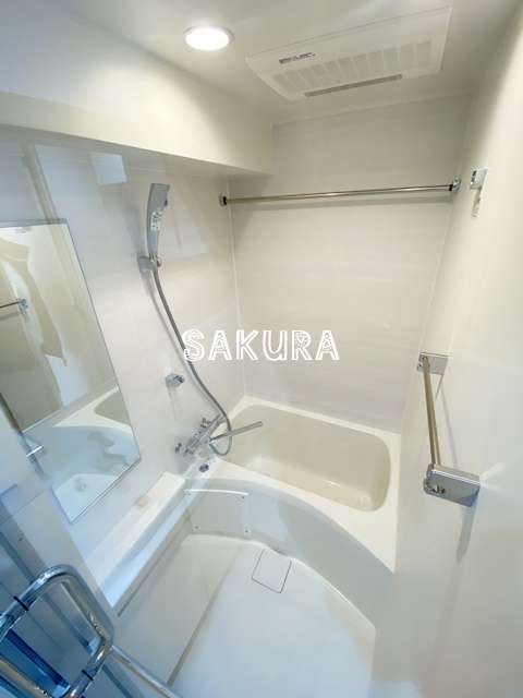 バス・シャワールーム　嬉しい浴室乾燥機付き♪