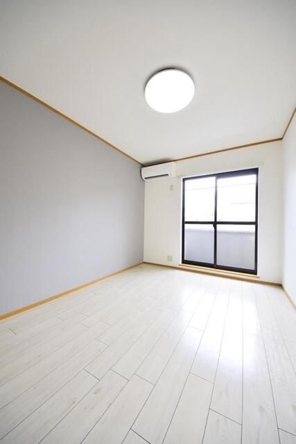 居室・リビング　※別部屋参考写真となります。