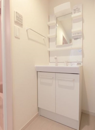 洗面設備　身支度に欠かせない独立洗面台♪