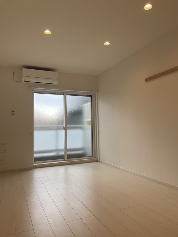 居室・リビング　こちらのリビングで趣味の時間をお楽しみください