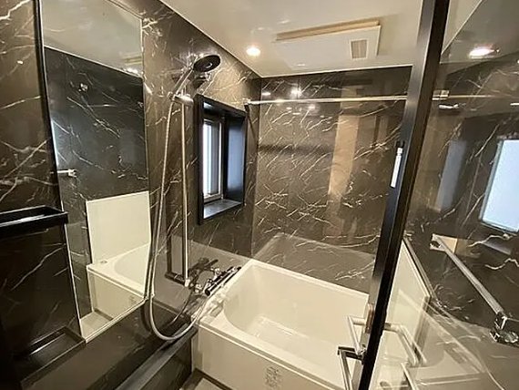 バス・シャワールーム　ゆったり過ごせるお風呂です