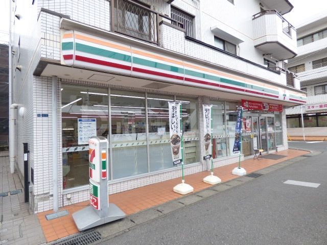 コンビニ　セブンイレブン市川南行徳駅北店（コンビニ）まで110m