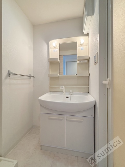 洗面設備　洗面脱衣所付き！独立洗面台が便利です♪♪