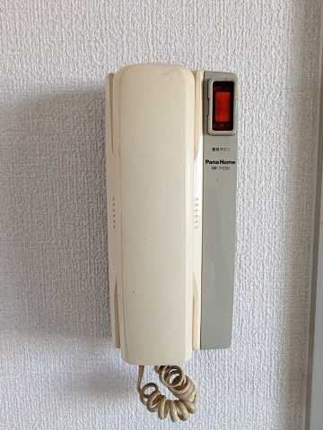 居室・リビング　明るいリビング