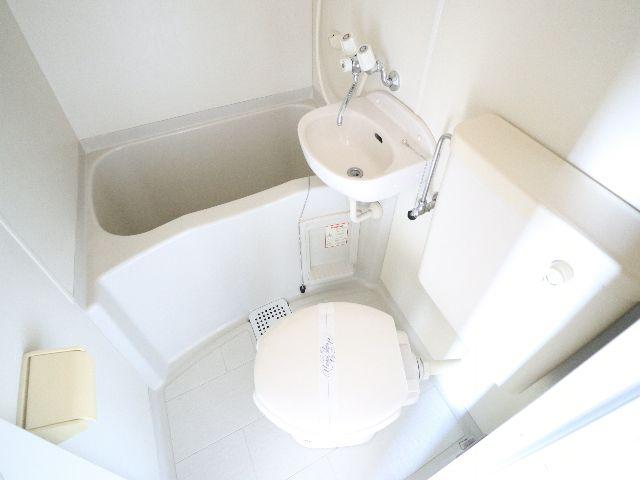 バス・シャワールーム　ゆったり過ごせるお風呂です