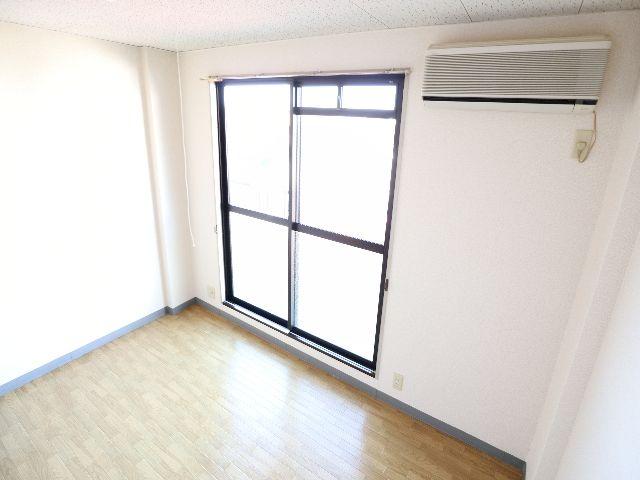 その他部屋・スペース　落ち着いて過ごせるお部屋なので、寝室にいかがでしょうか