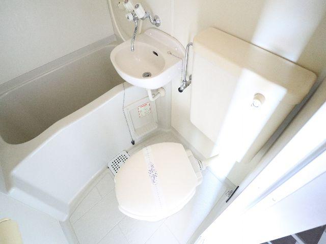 トイレ　トイレもきれいです