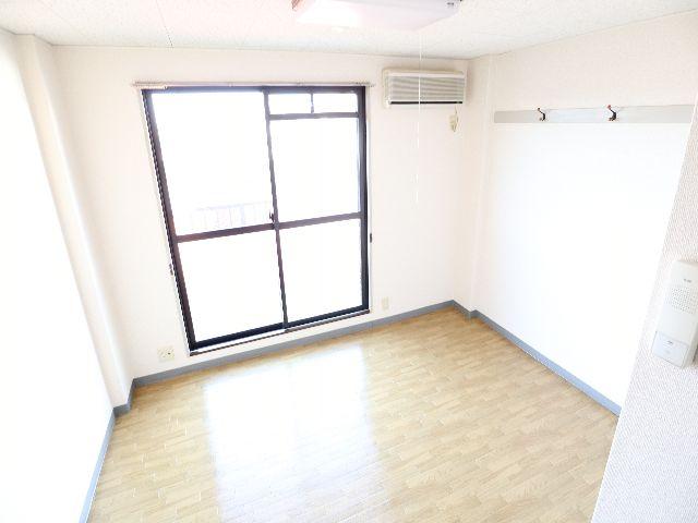 居室・リビング　使いやすい居間です