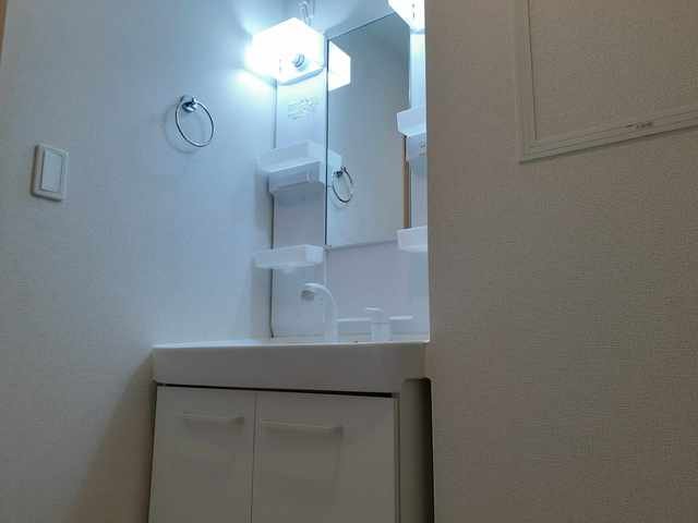 洗面設備　脱衣スペースもあります