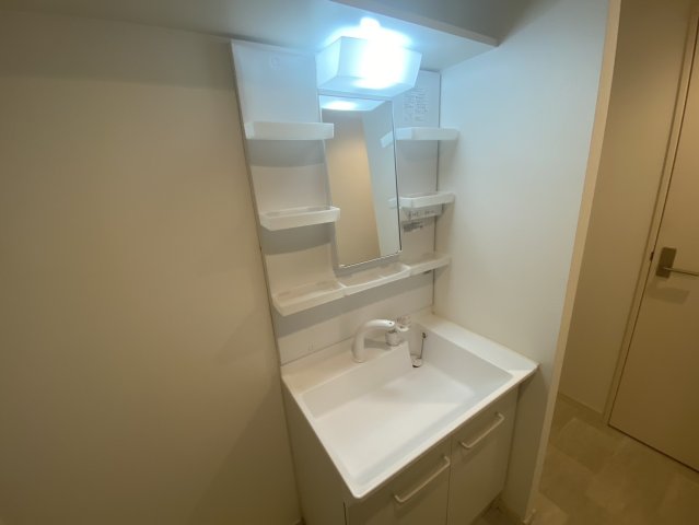 洗面設備　※同タイプの物件写真です。