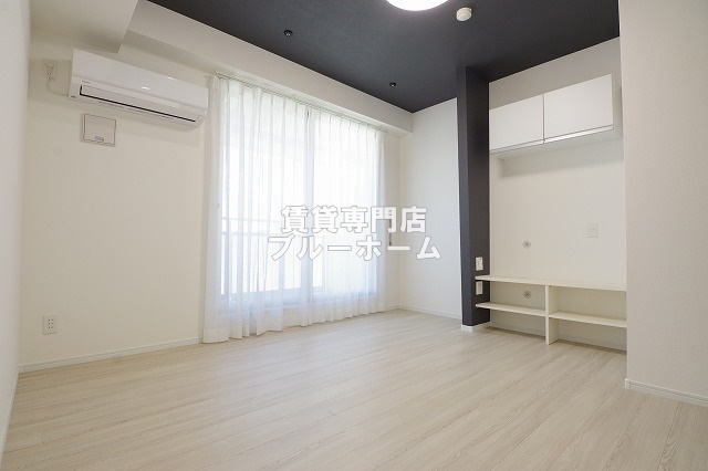 居室・リビング　広々とした洋室！