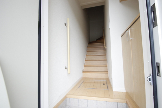 玄関　※別部屋の写真です