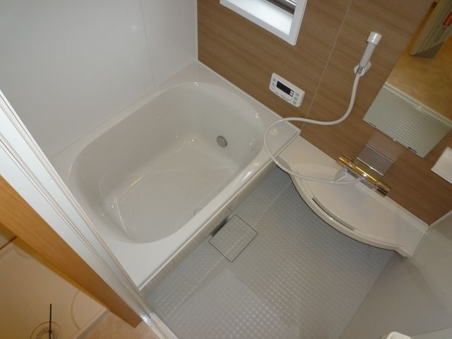 バス・シャワールーム　バスルーム（追い焚き可）