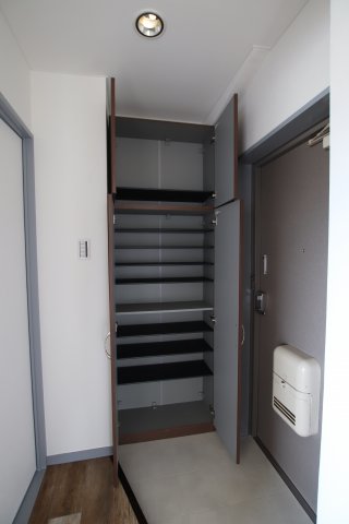 収納　シューズボックス