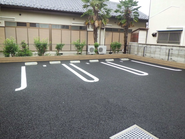 駐車場　駐車場