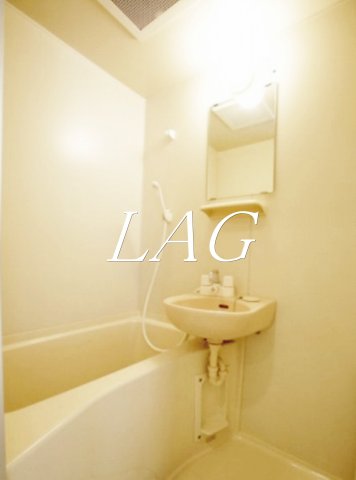 バス・シャワールーム　お風呂(同仕様)です。