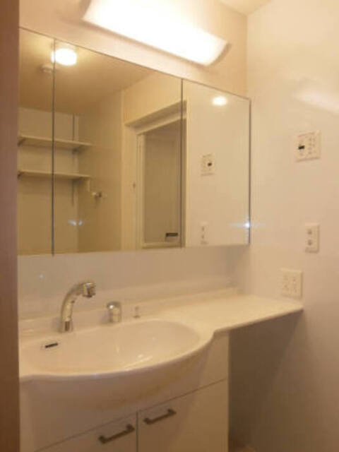 洗面設備　３０６　洗髪洗面化粧台