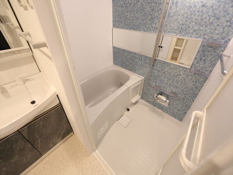 バス・シャワールーム　浴室暖房乾燥機付　追い焚き・オートバス機能付お風呂