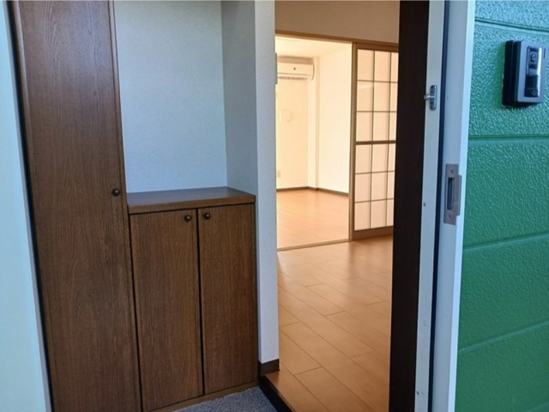 玄関　図面と現状に相違がある場合には現状を優先