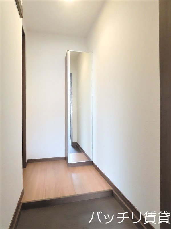 玄関　画像は同シリーズ参考画像の為、現況を優先いたします。