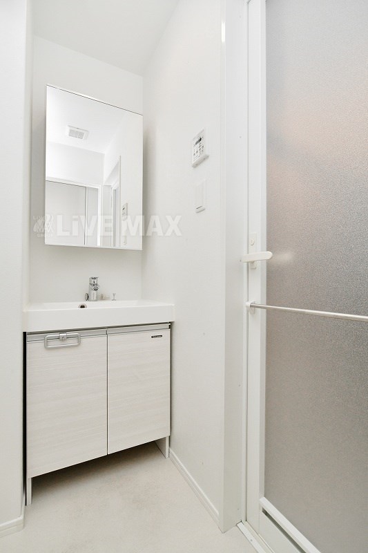 洗面設備　脱衣スペースもあります