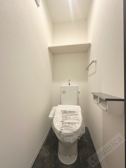 トイレ　温水洗浄便座付き♪♪