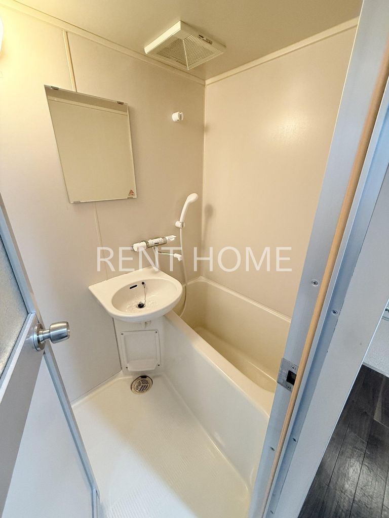 バス・シャワールーム　セパレートです