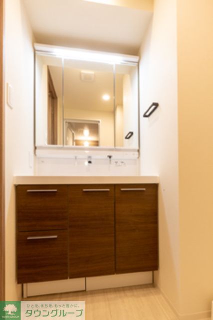 洗面設備　※写真は同タイプ住戸です。