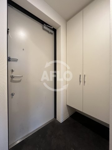 玄関　セレニテ西中島アリア弐番館　玄関