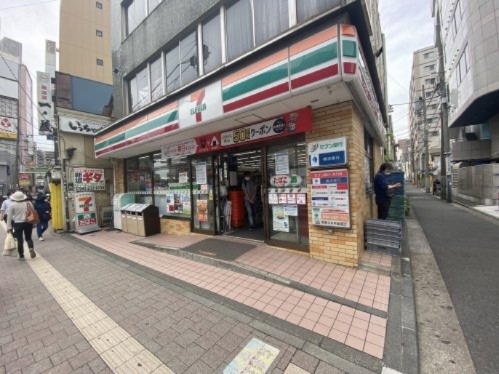 コンビニ　セブンイレブン横浜桜木町駅前店（コンビニ）まで498m